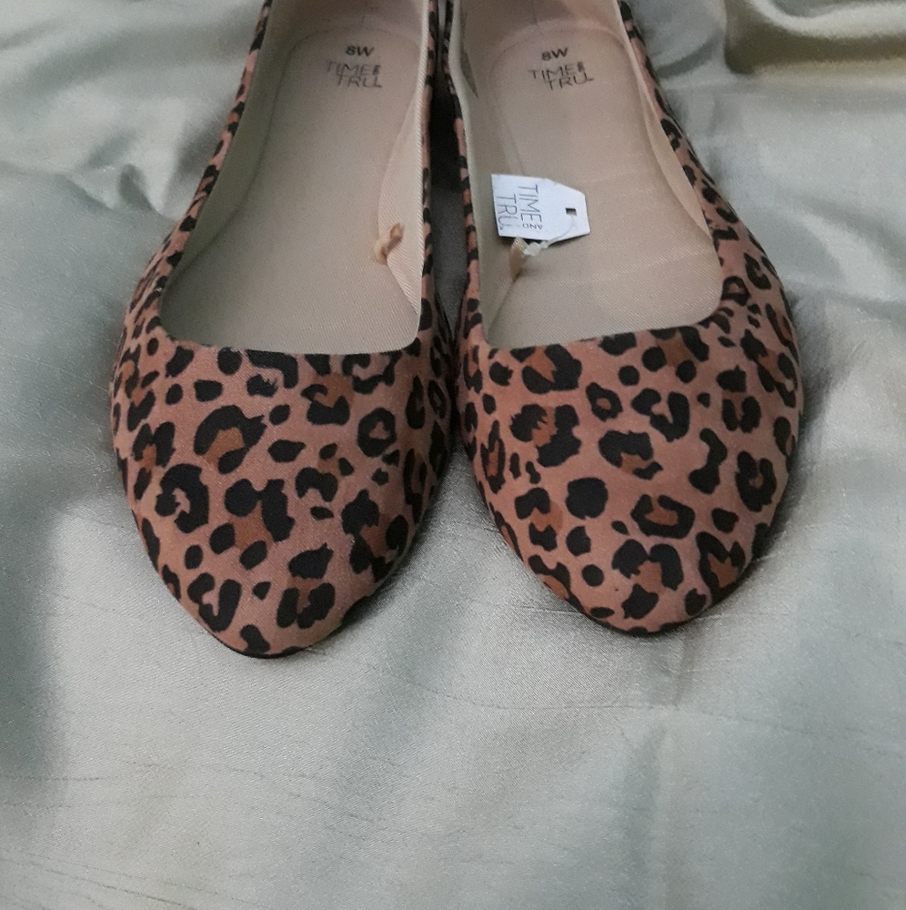 NWT Time and True Women's slip-ons - Picture 3 of 4